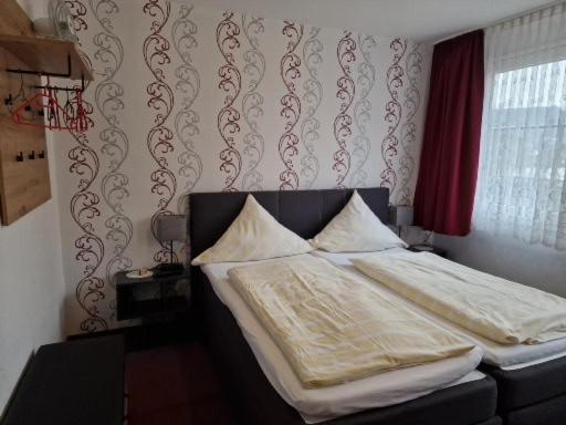 טריס-קארדן Hotel Weinhaus Am Stiftstor מראה חיצוני תמונה